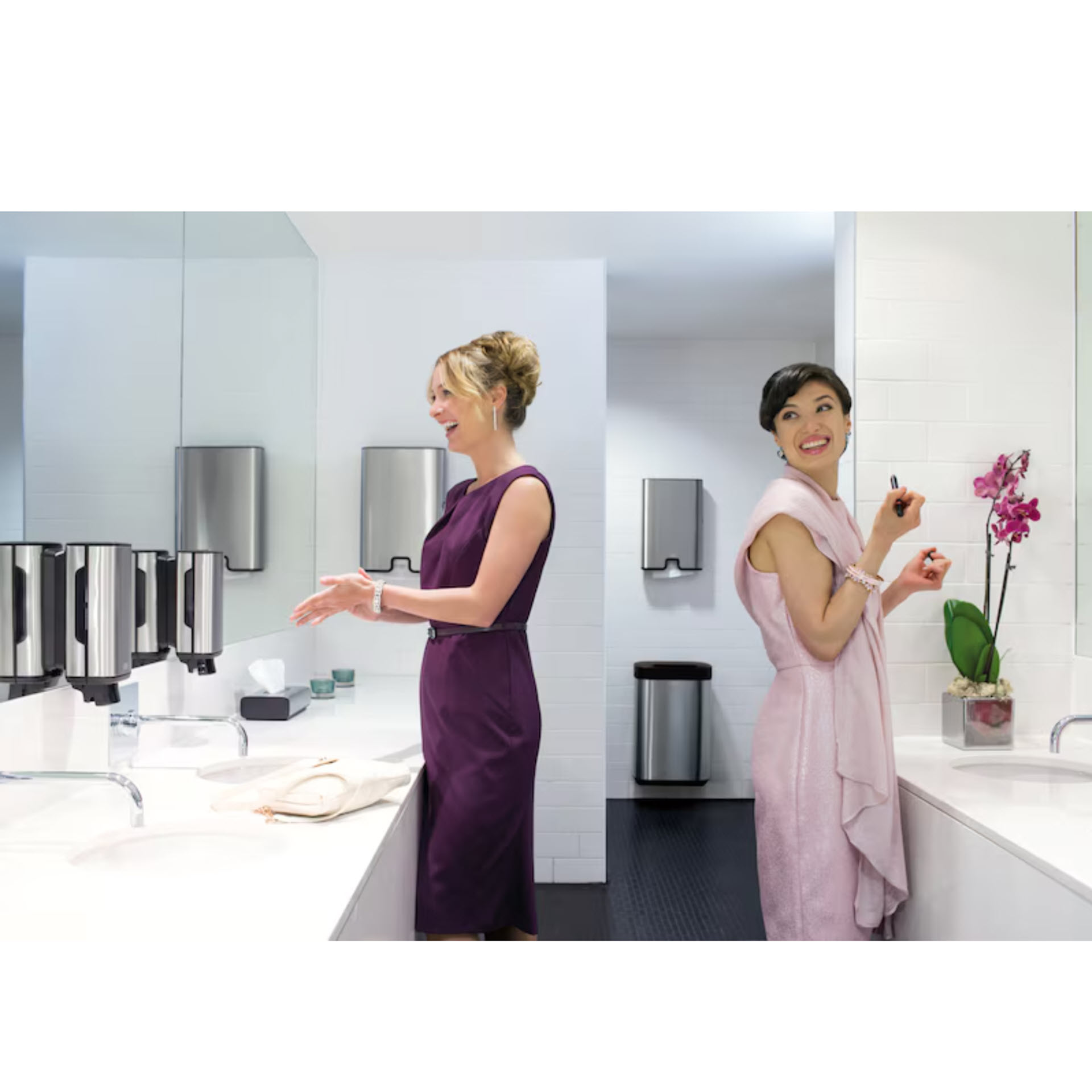 * Tork Xpress® Spender für Multifold-Handtücher Edelstahl H2 – 460004